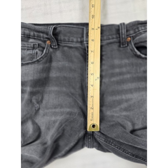 Old Navy High Straight Boyfriend Distressed Cropped Raw Hem Jeans Black 8 Petite - Picture 5 of 6